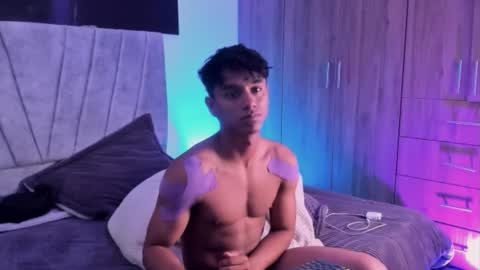 Snapshot of zyzz_1812 chatting on October 14, 7:39 pm zyzz_1812 online show from October 14, 7:39 pm