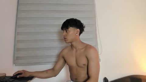 zyzz_1812 online show from March 26, 7:02 am